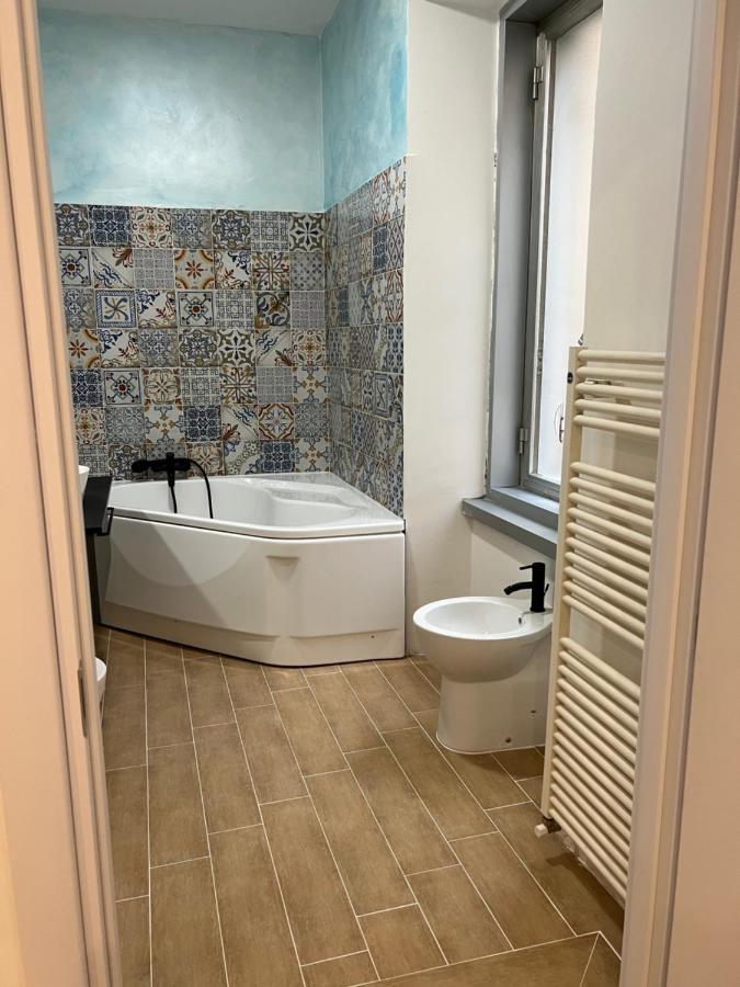 Alla Scalinata Del Teatro Rossetti Confort Suites Parcheggio Триест Экстерьер фото