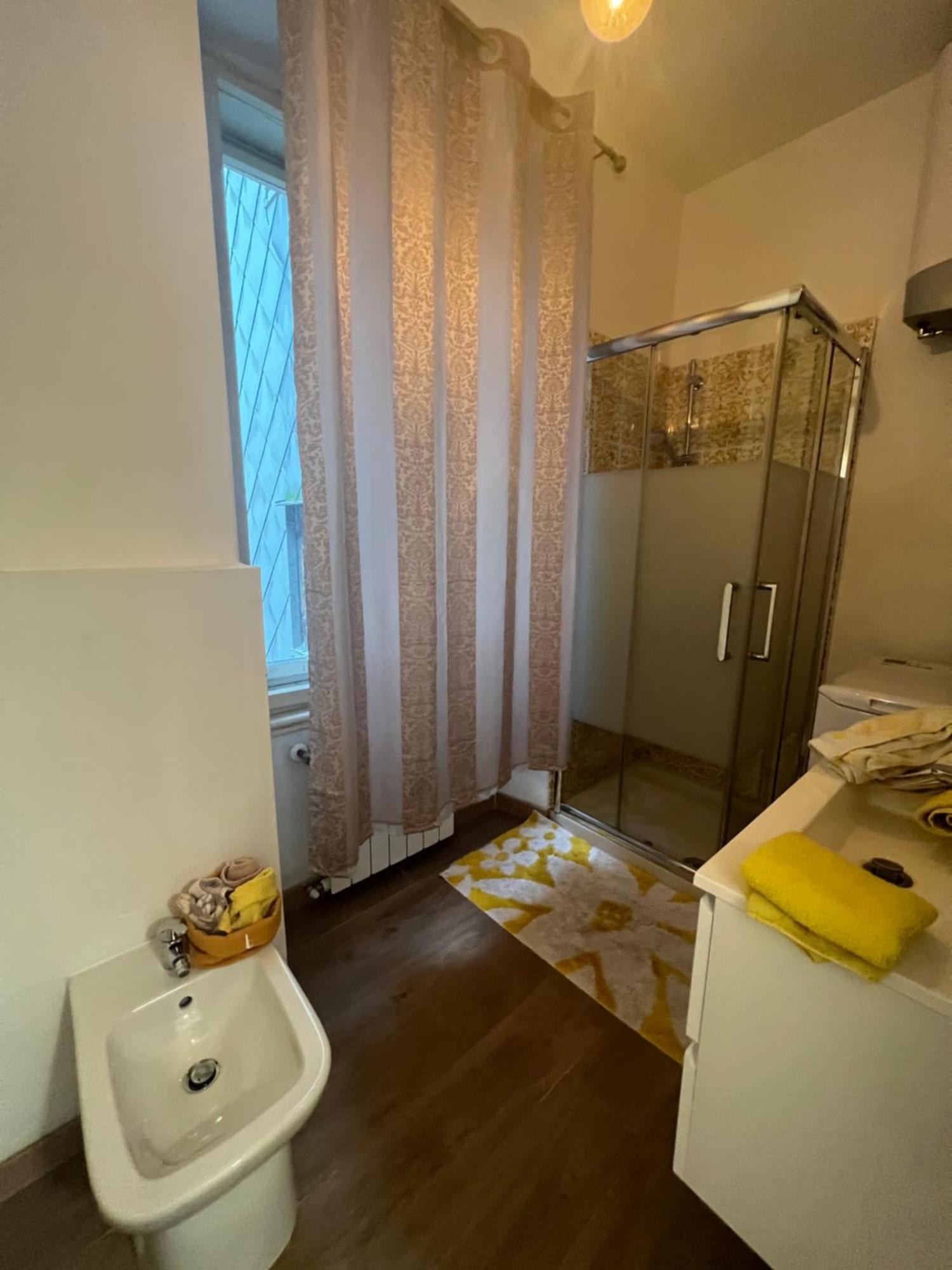 Alla Scalinata Del Teatro Rossetti Confort Suites Parcheggio Триест Экстерьер фото